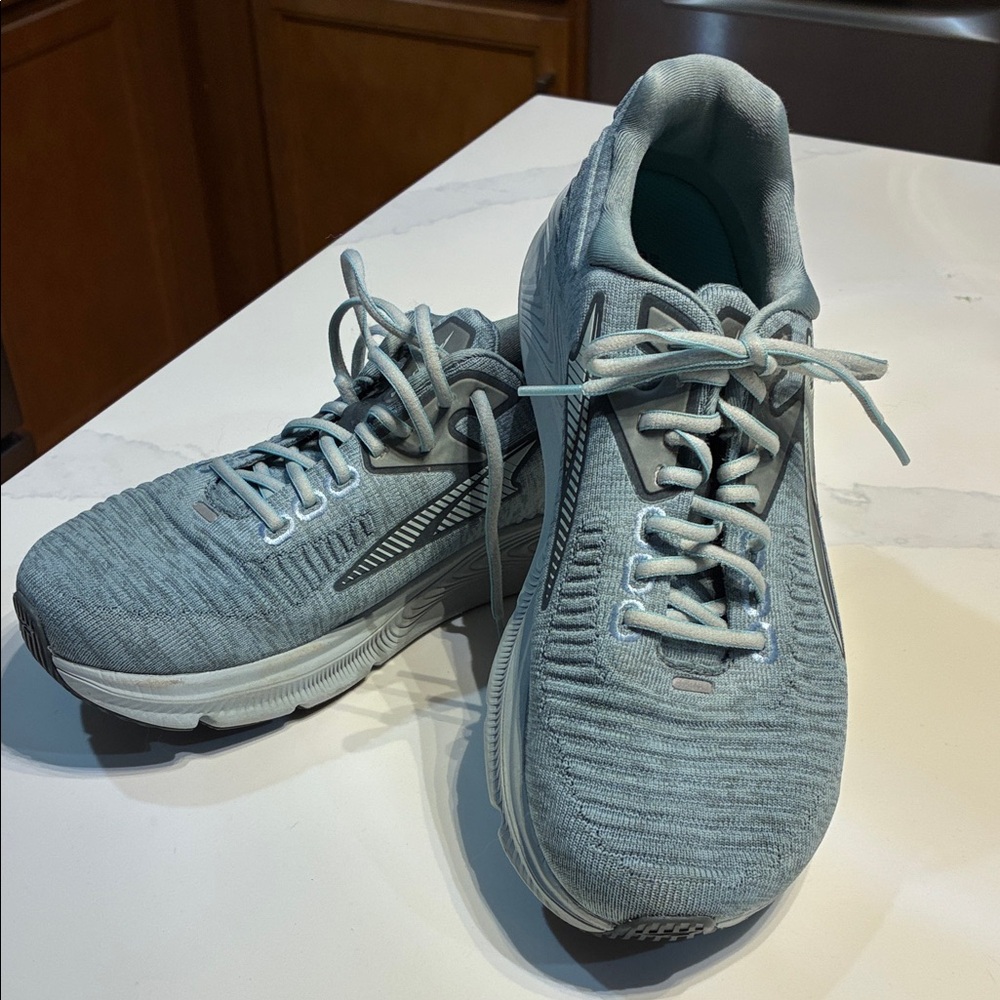 Altra Women's Light Gray Running Shoes